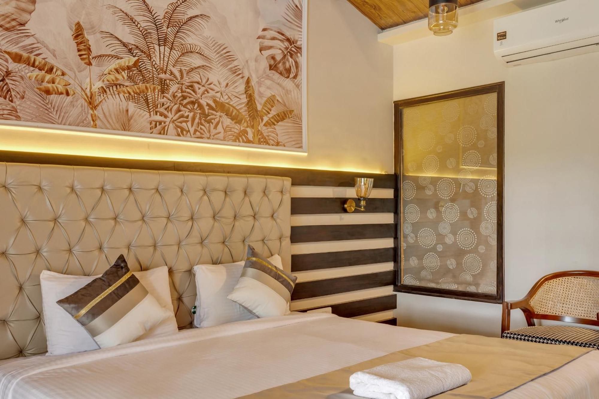 Skon Morjim Beach Resort By Orion Hotels Goa Vieja Exterior foto