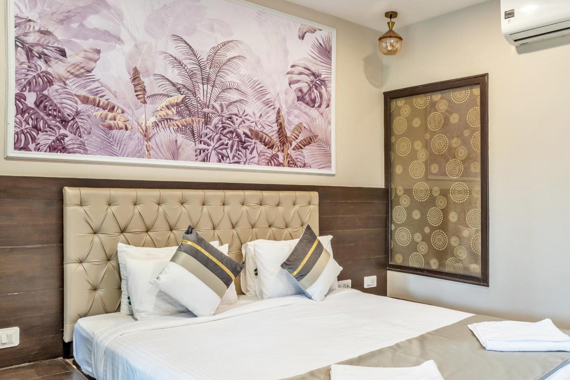Skon Morjim Beach Resort By Orion Hotels Goa Vieja Exterior foto