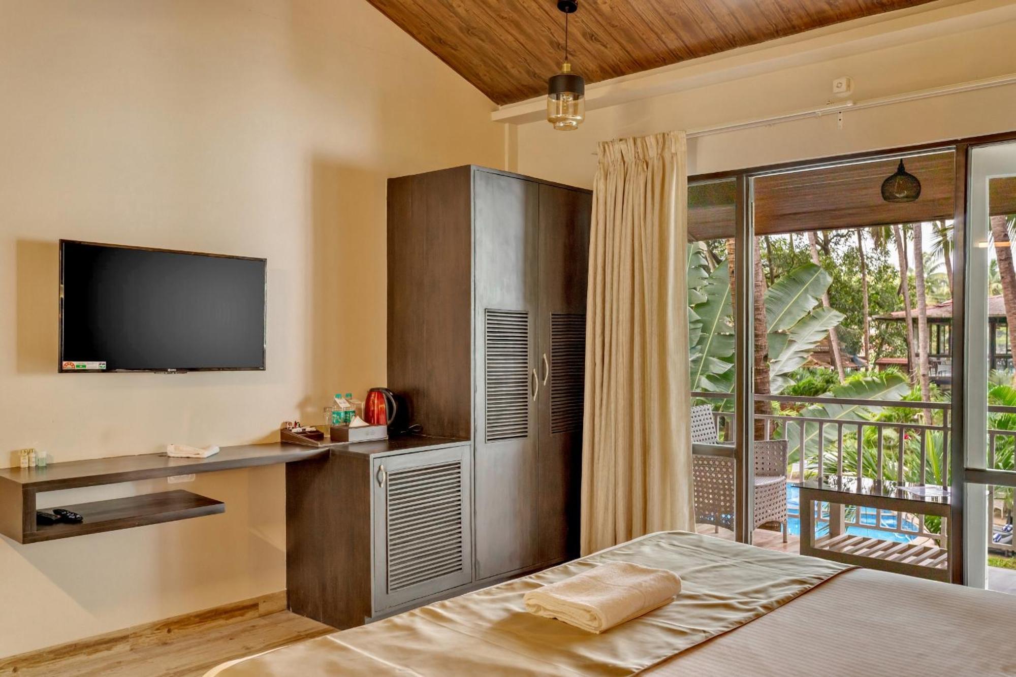 Skon Morjim Beach Resort By Orion Hotels Goa Vieja Exterior foto