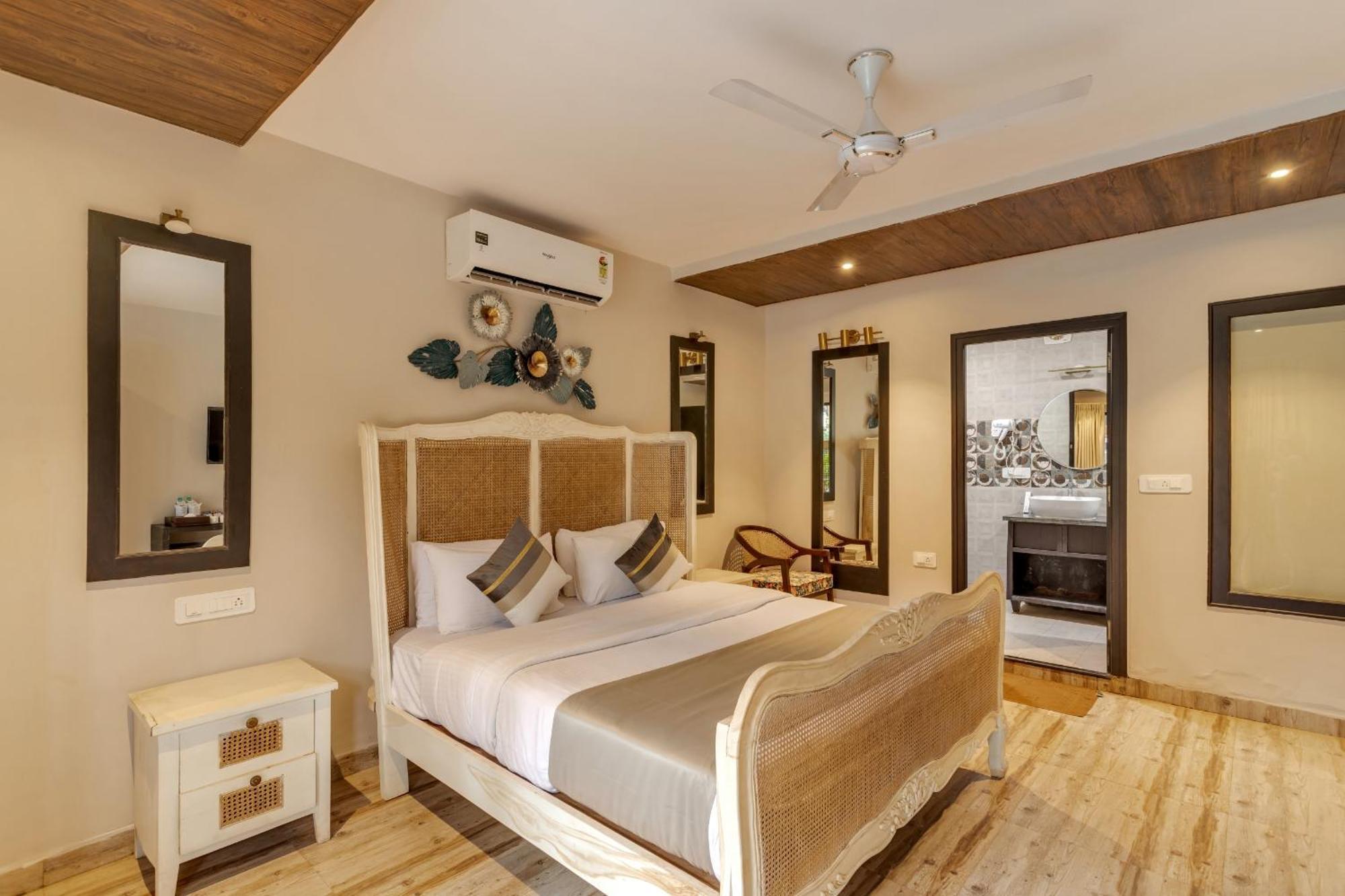 Skon Morjim Beach Resort By Orion Hotels Goa Vieja Exterior foto